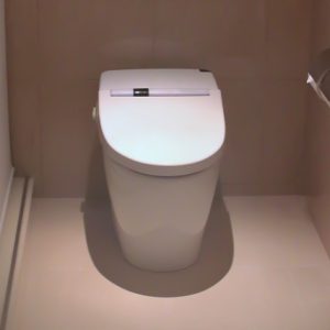 スリムなデザインが人気！タンクレストイレにリフォームするメリットや注意点