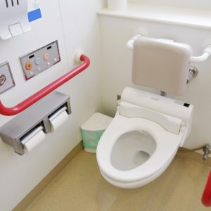 トイレをバリアフリーにしたい人必見！介護リフォームの内容や費用と注意点