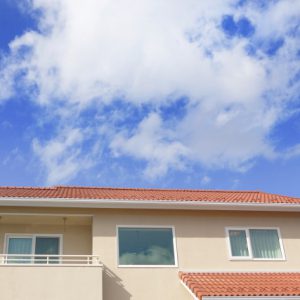 必ず起こりうる外壁の色あせ！気になる原因や予防策を解説
