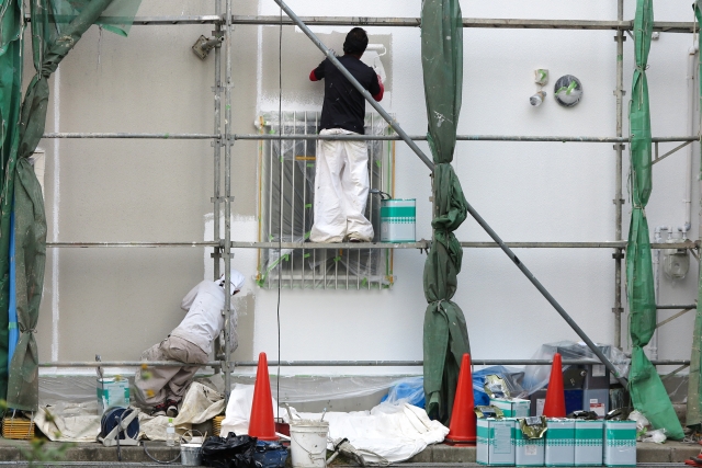 外壁塗装に使う弾性塗料の工法種類